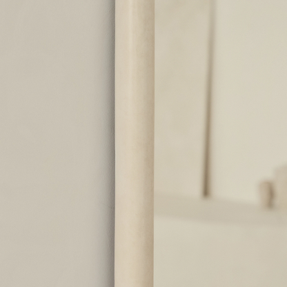 Übergroßer Ganzkörperspiegel mit gewölbtem Betonrahmen – 190 x 100 cm (Abverkauf)